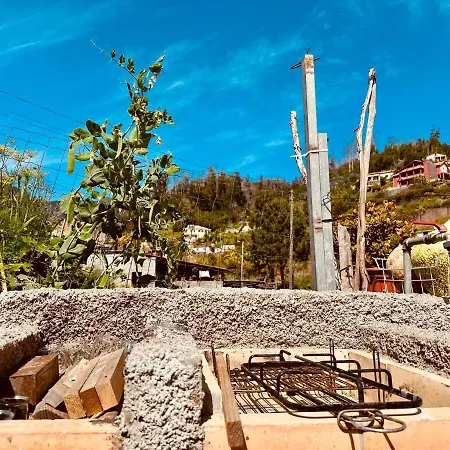 בית נופש Madeira The Valley's House *